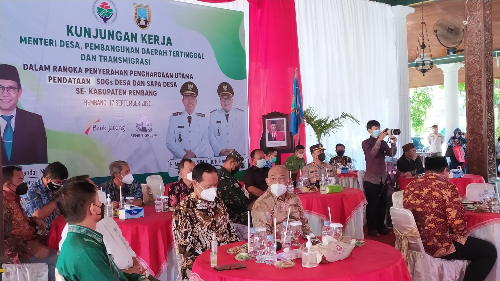 Ada kejadian menarik saat Menteri Desa, Pembangunan Daerah Tertinggal dan Transmigrasi,  Abdul Halim I saat hadir di Pendopo Museum RA Kartini