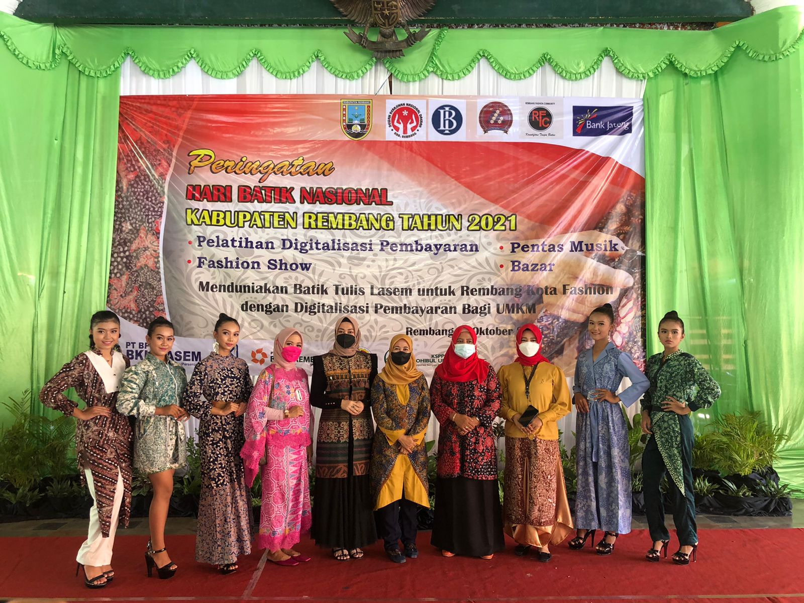 Bazar Batik dan Fashion Show Batik Tulis Lasem Memperingati Hari Batik Nasional