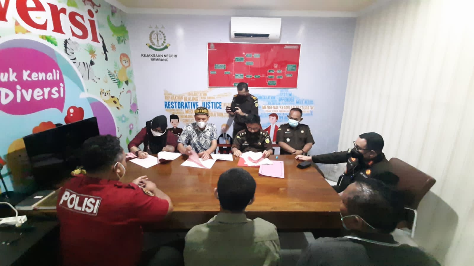 Jampidum Restui Kejari Rembang Melaksanakan Restorative Justice, Korban dan Tersangka Sepakat Berdamai