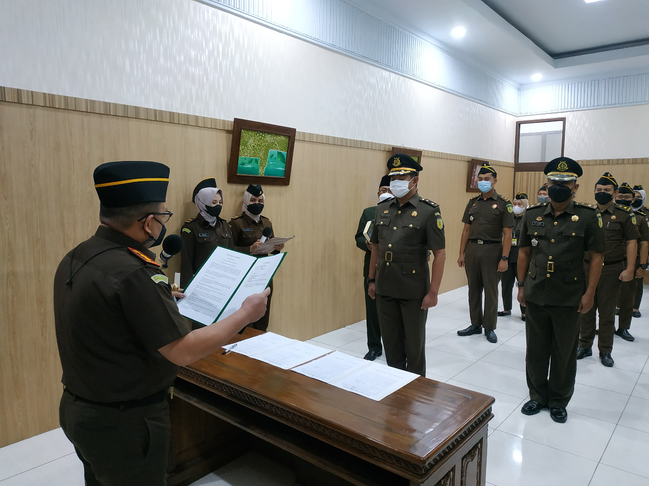 SERAH TERIMA DAN PELANTIKAN KEPALA SEKSI TINDAK PIDANA UMUM KEJAKSAAN NEGERI REMBANG
