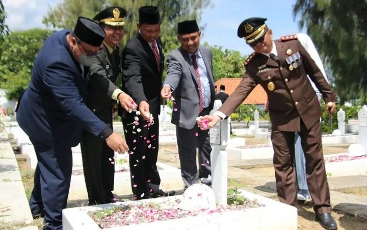 PAHLAWANKU TELADANKU