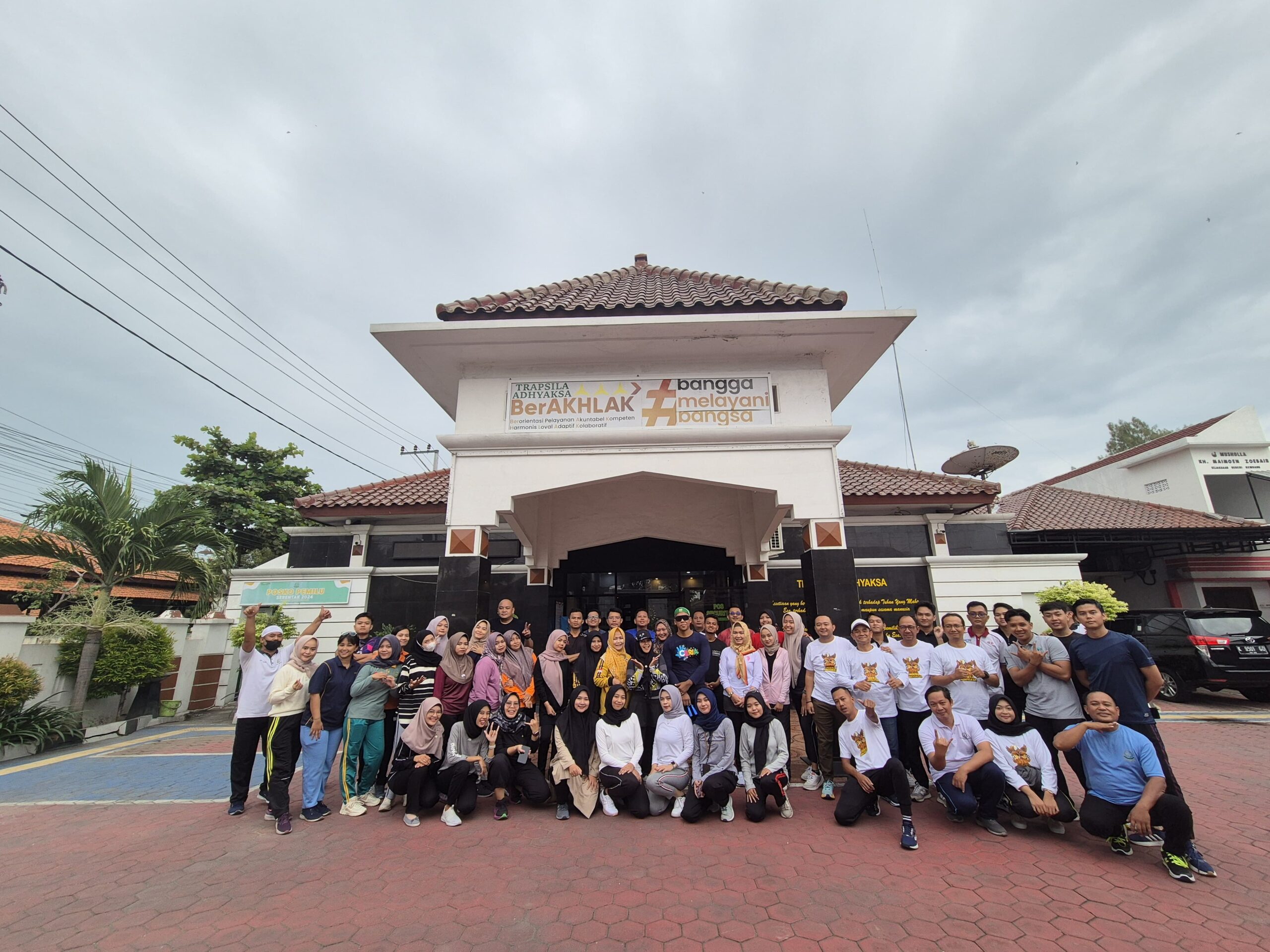 Senam Pagi Bersama Seluruh Pegawai Kejaksaan Negeri (Kejari) Rembang